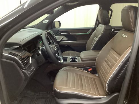 New 2026 GMC Acadia Denali Ultimate AWD/4WD image 13
