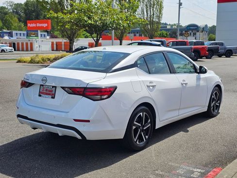 Used 2024 Nissan Sentra SV FWD image 5