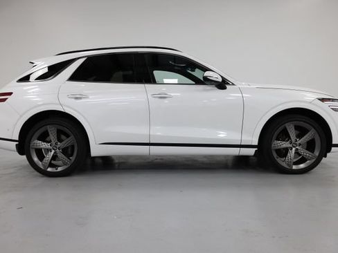 Used 2023 Genesis GV70 3.5T Sport w/ Sport Prestige Package AWD/4WD image 14