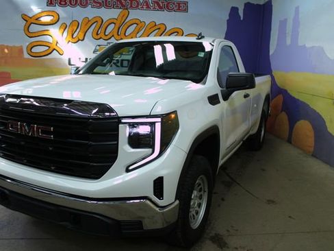 Used 2024 GMC Sierra 1500 Pro w/ Pro Value Package image 4