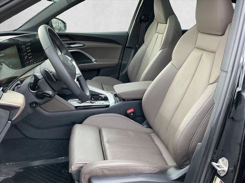 Used 2025 Audi Q5 Premium Plus w/ Premium Plus image 12