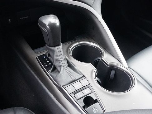 Used 2022 Toyota Camry SE w/ Convenience Package FWD image 47