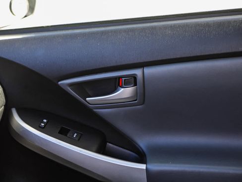 Used 2015 Toyota Prius Four image 21