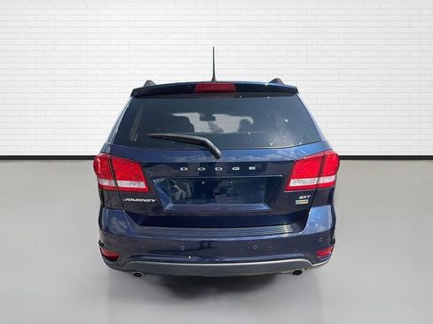 Used 2018 Dodge Journey SXT w/ Safe & Sound Group FWD image 7