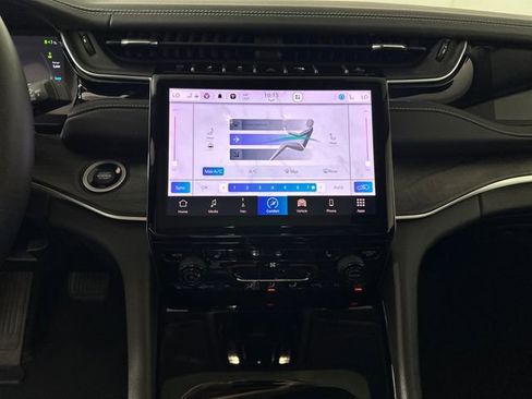 Used 2022 Jeep Grand Cherokee Limited 4xe image 21