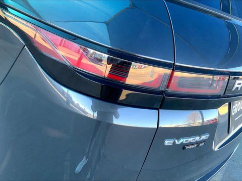 Used 2020 Land Rover Range Rover Evoque SE image 29