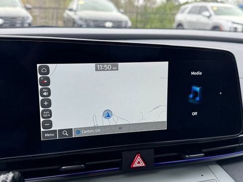 Used 2025 Hyundai Elantra Limited image 25