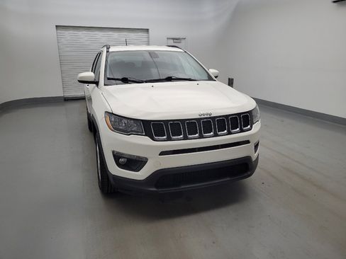 Used 2020 Jeep Compass Latitude w/ Cold Weather Group AWD/4WD image 14