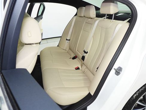 Used 2023 BMW 530i RWD image 21