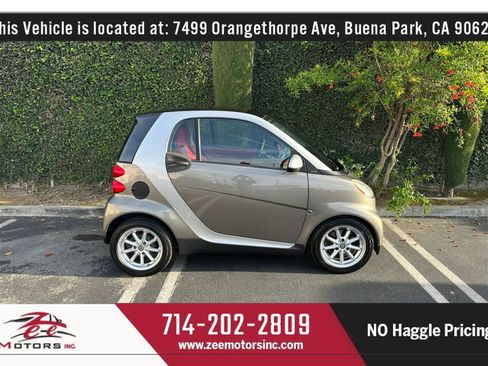 Used 2010 smart fortwo passion RWD image 4