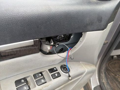Used 2008 Hyundai Santa Fe 2WD image 12