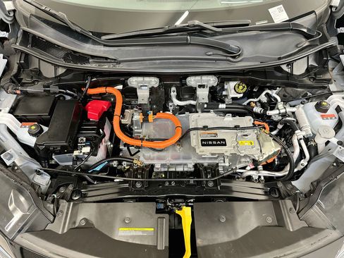 Used 2024 Nissan Ariya AWD image 33