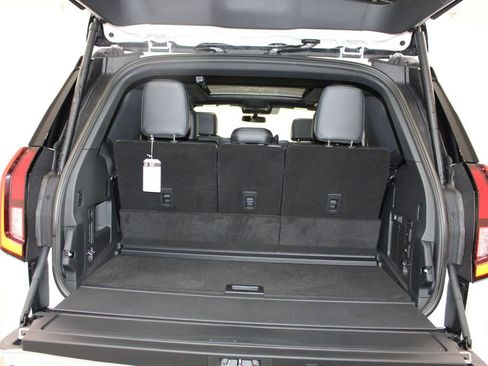 New 2025 Ford Expedition Platinum w/ Stealth Performance Package image 17