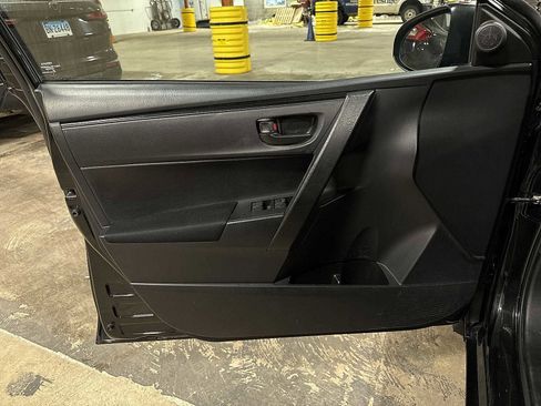 Certified 2018 Toyota Corolla L image 27