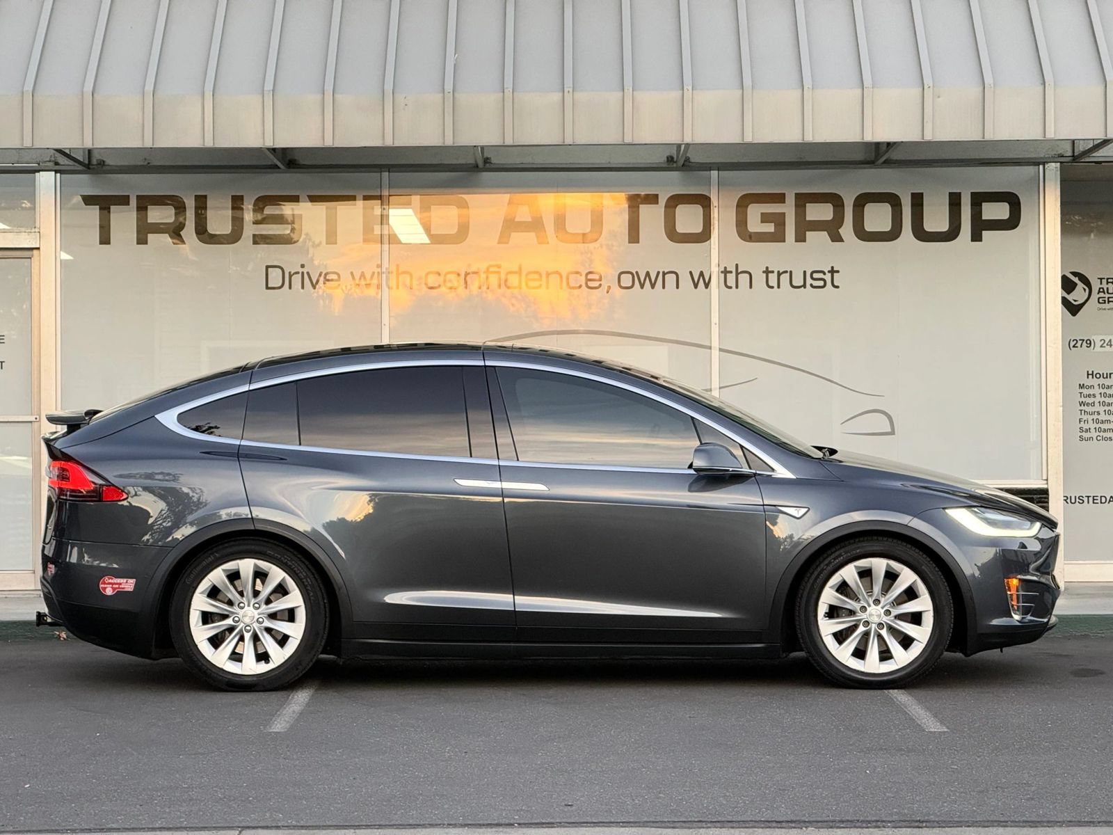 Used 2016 Tesla Model X 75D AWD/4WD image 5