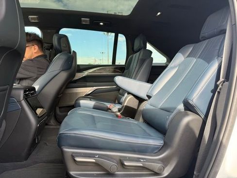 Certified 2025 Cadillac Escalade IQ Luxury 2 w/ LPO, Premium Carpet Package AWD/4WD image 11