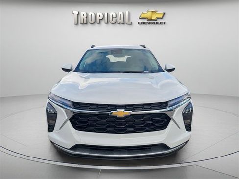 New 2026 Chevrolet Trax LT image 2