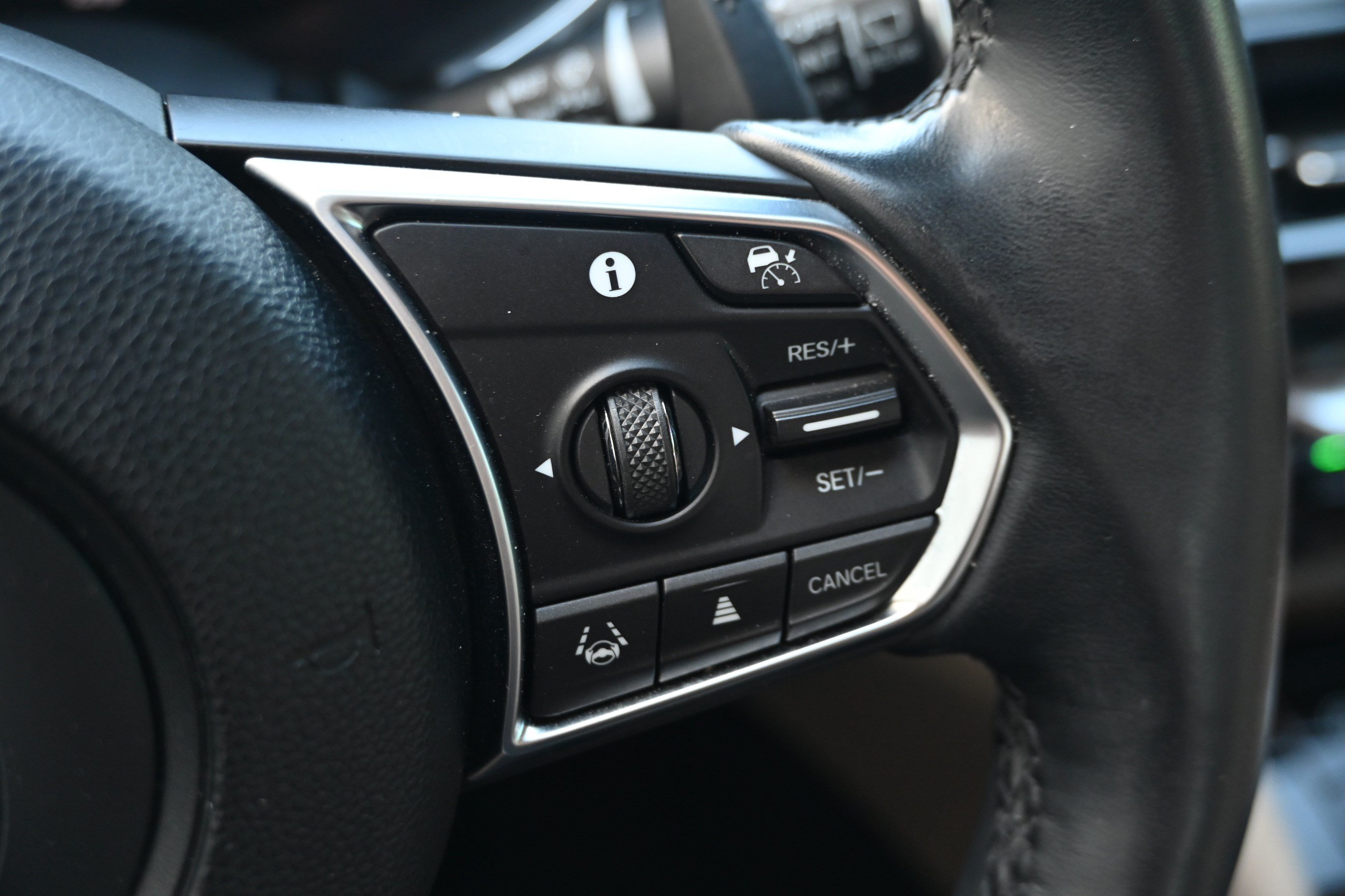 Used 2022 Acura MDX w/ Advance Package AWD/4WD image 35