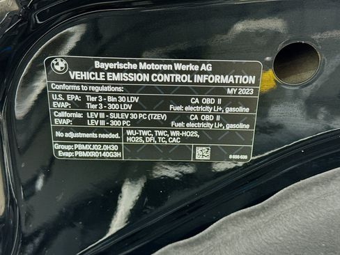 Used 2023 BMW 530e w/ Premium Package image 20