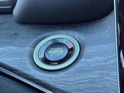 New 2025 Jeep Grand Cherokee Limited w/ Black Appearance Package image 23