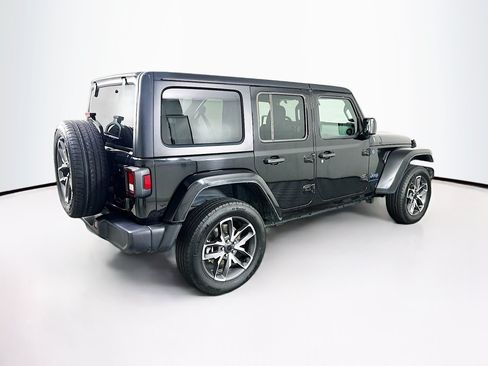 Used 2024 Jeep Wrangler Unlimited AWD/4WD image 9