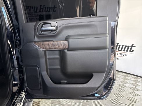 Used 2022 GMC Sierra 2500 Denali image 22