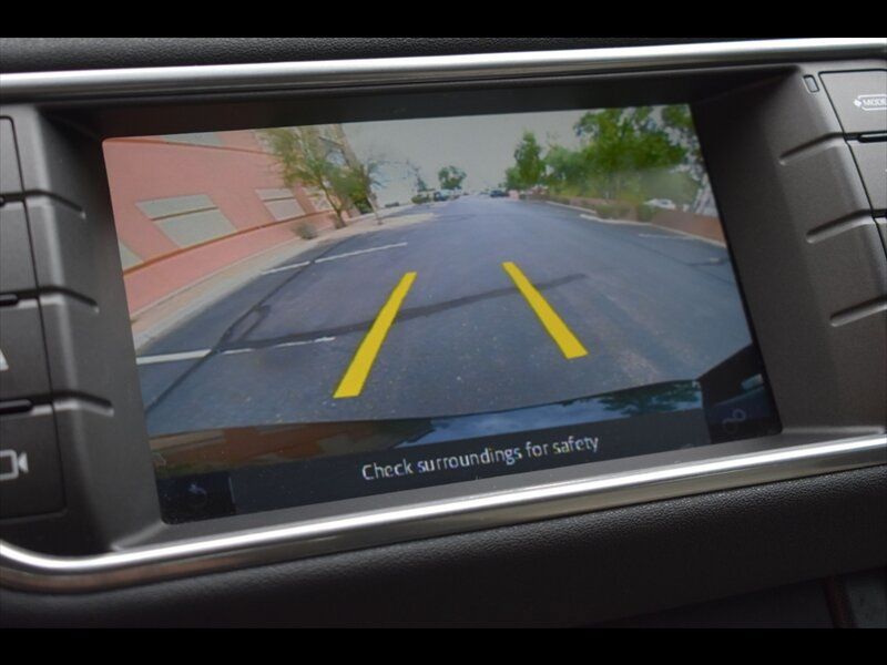 Used 2019 Land Rover Range Rover Evoque SE Premium AWD/4WD image 11