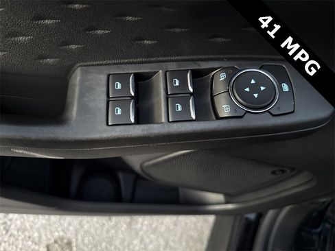 Used 2020 Ford Escape Titanium image 11