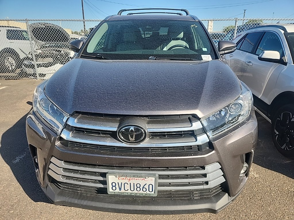 Used 2019 Toyota Highlander Limited AWD/4WD image 2