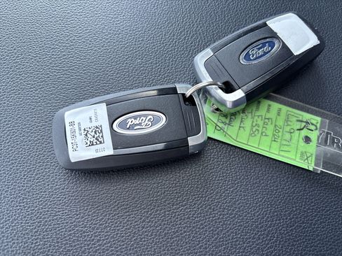 Used 2024 Ford F350 Lariat w/ Camper Package image 30