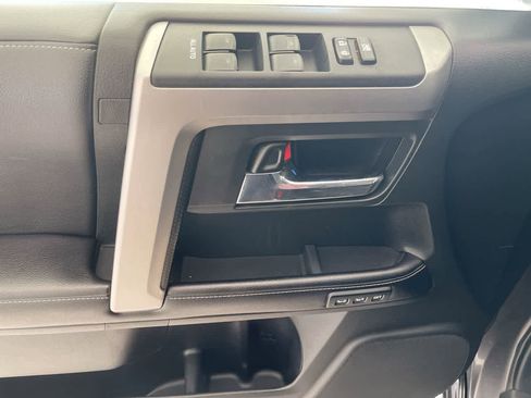 Used 2016 Toyota 4Runner Limited AWD/4WD image 13