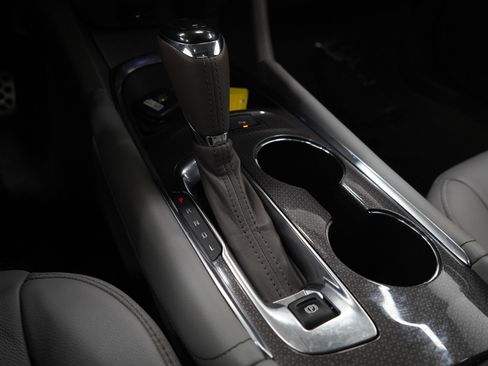 Used 2017 Chevrolet Malibu Hybrid w/ Leather Package image 22