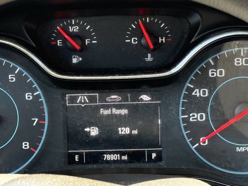 Used 2017 Chevrolet Cruze LT w/ Convenience Package image 16