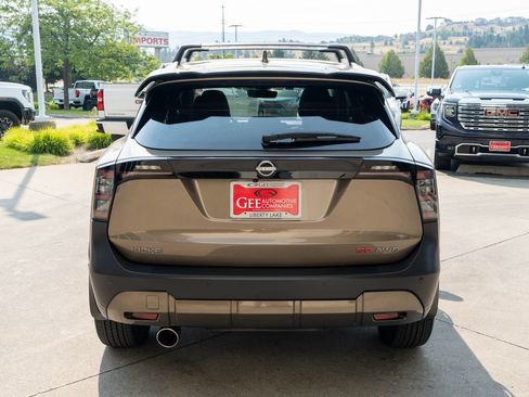 Used 2025 Nissan Kicks SR w/ SR Premium Package AWD/4WD image 6