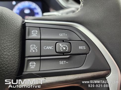 New 2025 Jeep Grand Cherokee Limited w/ Black Appearance Package image 15