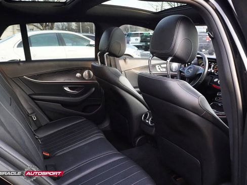 Used 2017 Mercedes-Benz E 400 4MATIC Wagon image 40