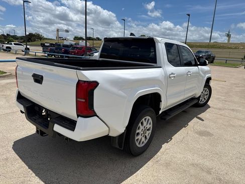 Used 2024 Toyota Tacoma SR5 RWD image 10