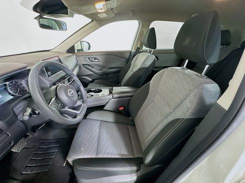 Used 2023 Nissan Rogue SV image 13