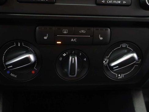 Used 2015 Volkswagen Jetta SE FWD image 39