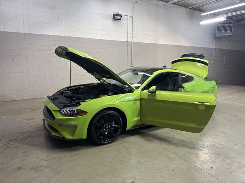 Used 2020 Ford Mustang Coupe w/ Black Accent Package RWD image 11