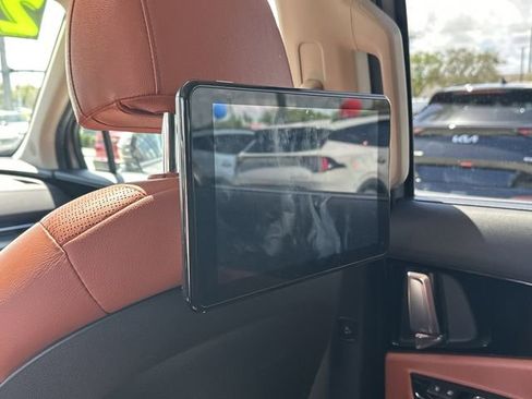 Certified 2024 Kia Carnival SX Prestige image 13