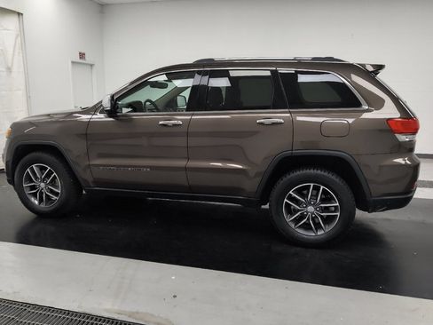 Used 2017 Jeep Grand Cherokee Limited AWD/4WD image 3