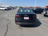 Used 2022 Volkswagen Jetta SE image 4