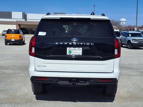 New 2026 Ford Expedition Active image 5