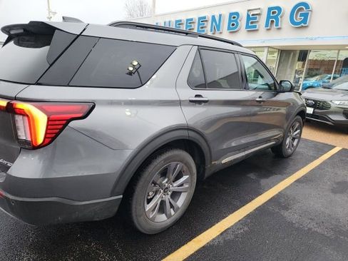 Used 2025 Ford Explorer Active w/ Active Comfort Package image 7