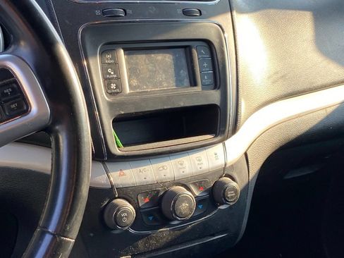 Used 2020 Dodge Journey SE w/ SE Popular Equipment Group FWD image 7
