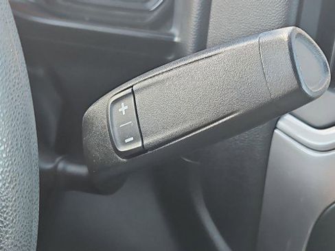 Used 2020 Chevrolet Silverado 1500 Custom w/ Custom Value Package RWD image 15