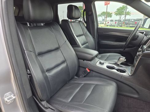 Used 2018 Jeep Grand Cherokee Limited AWD/4WD image 24