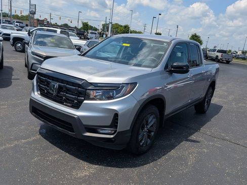 Used 2024 Honda Ridgeline Sport image 3