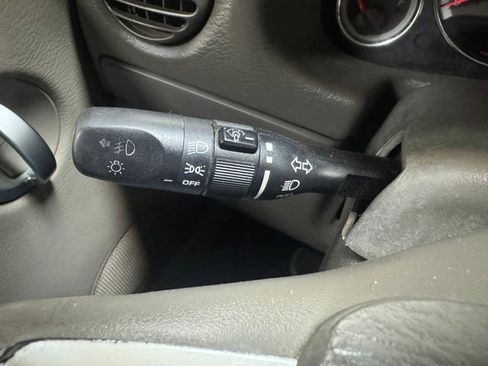 Used 2005 Jeep Liberty Limited AWD/4WD image 21